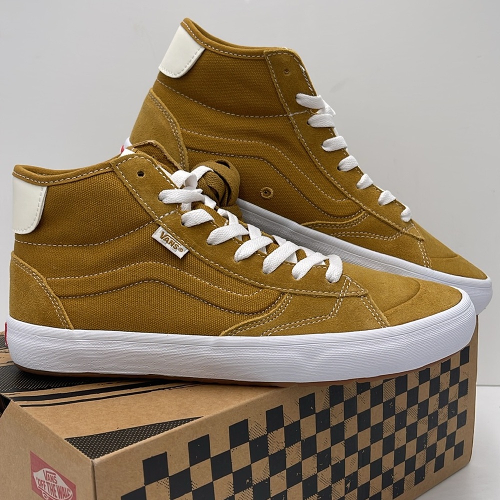 Vans WMNS High-Top Sneakers - Mustard White The Lizzie
Gold/White
VN0A4BX1GLW - Picture 7 of 16
